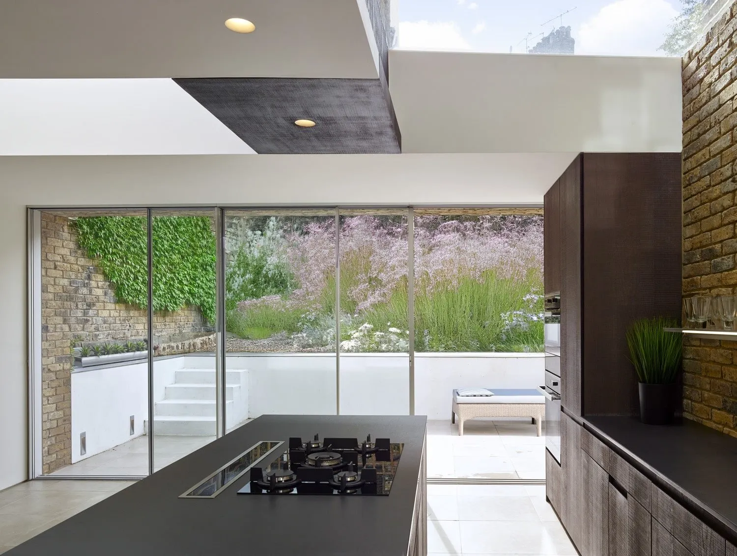 Capablanca House, Barnsbury, N1 — Kitchen and garden