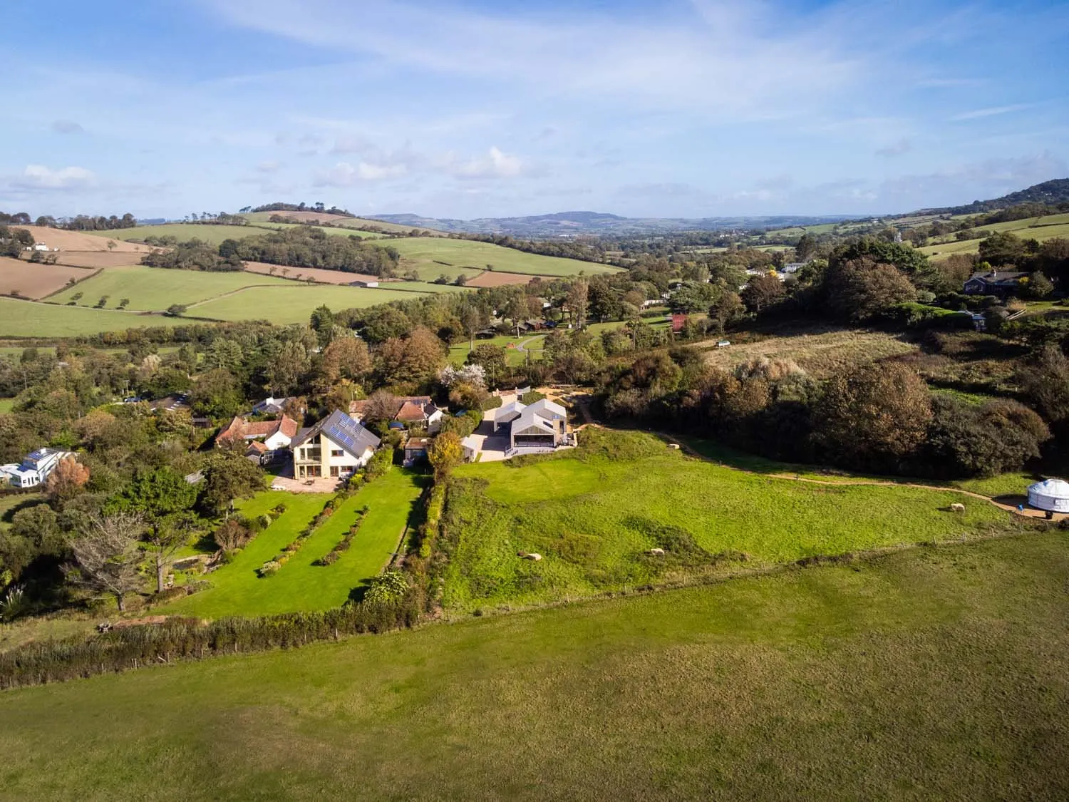 Modern Barn, Dorset, Jurassic Coast — Aerial view from coast